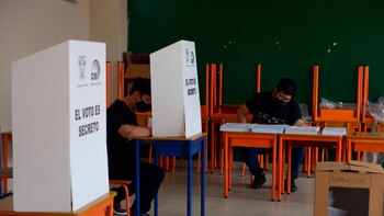 Colombia permitirá que ecuatorianos y