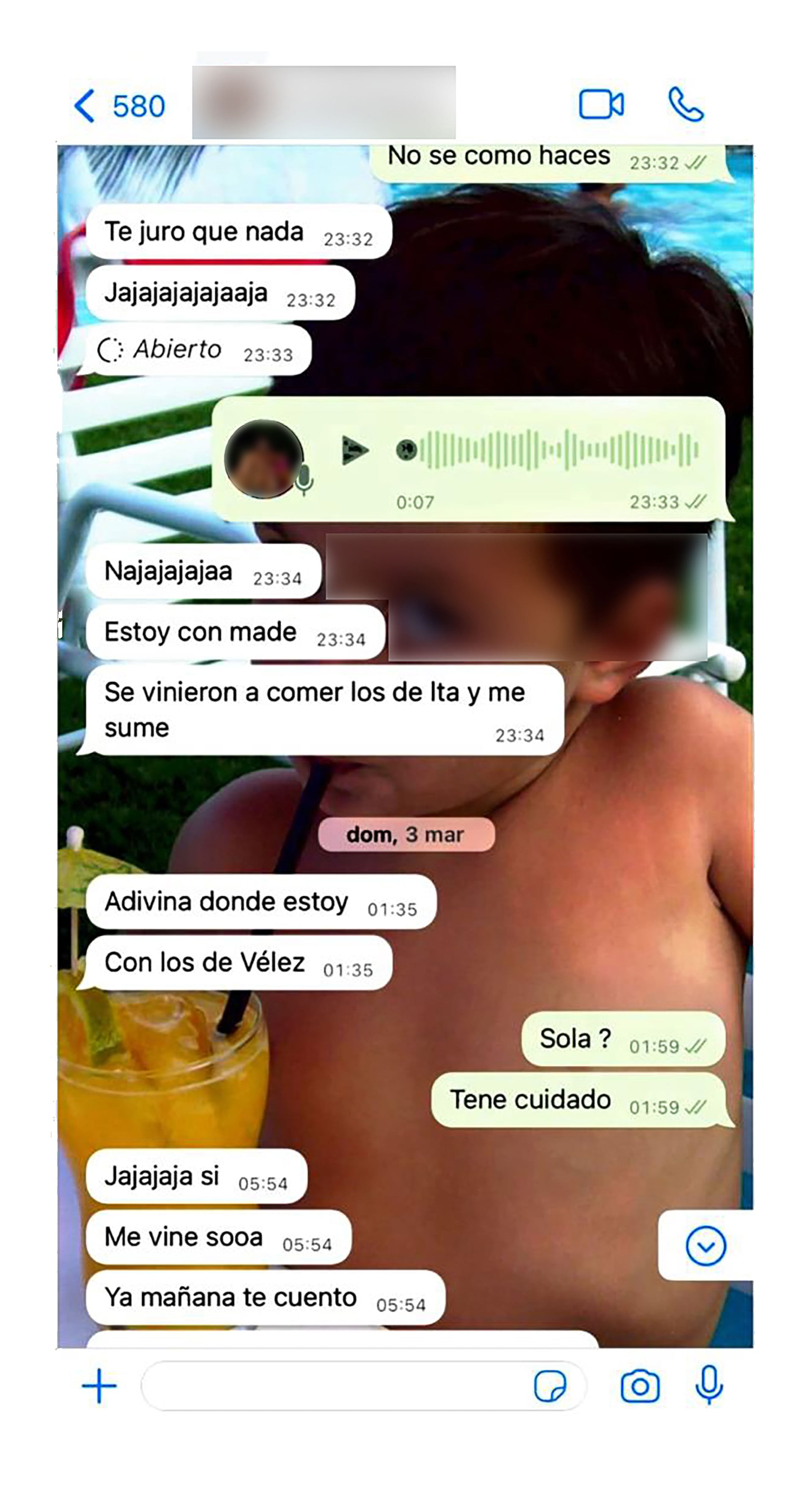 Un chat de la denunciante