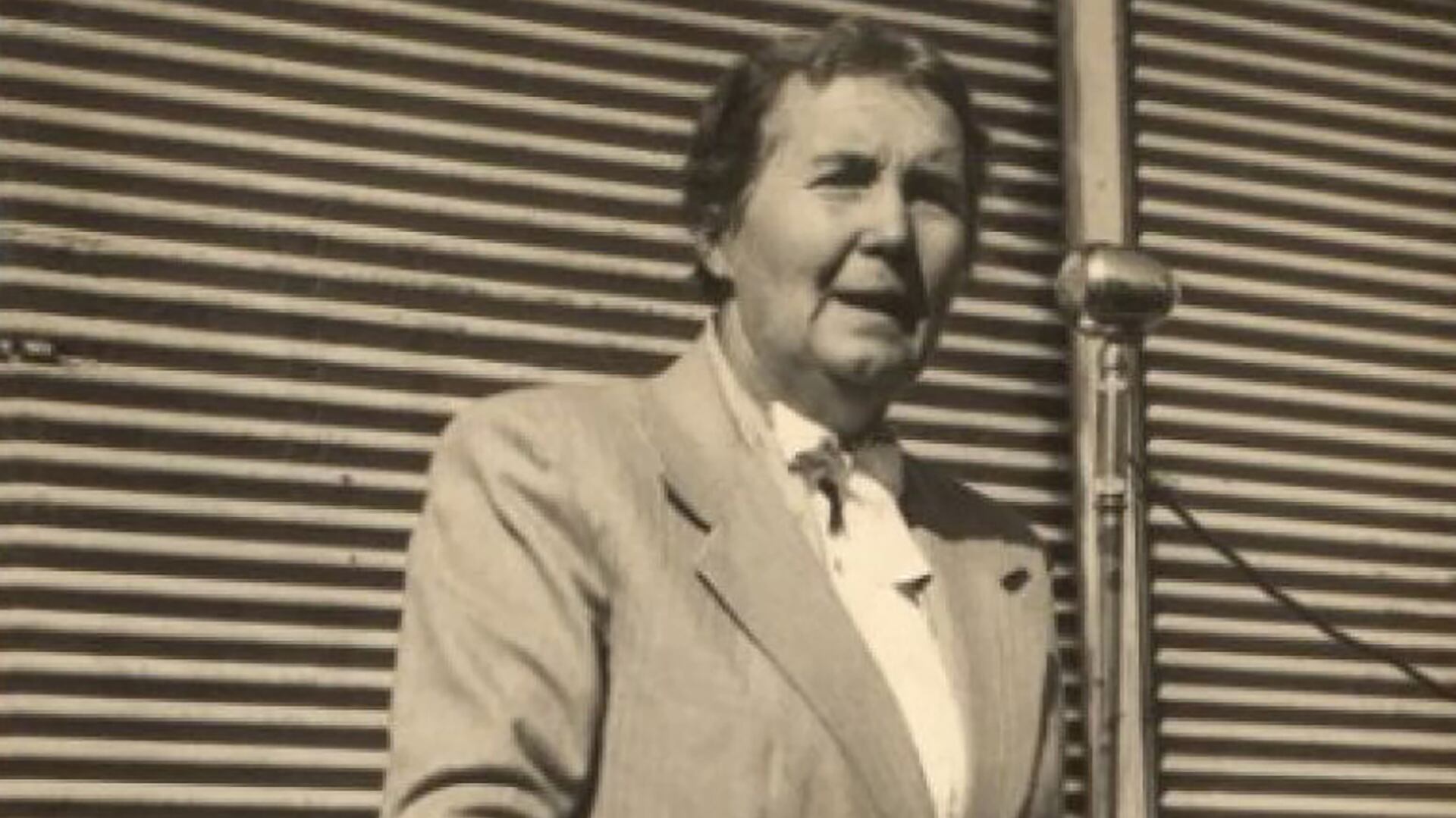 Alicia Moreau fue la primera mujer en ocupar un cargo oficial en un partido político. Fue parte del Comité Ejecutivo del Partido Socialista