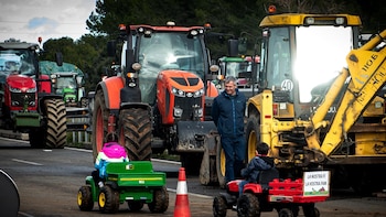 Los agricultores levantan "temporalmente" el