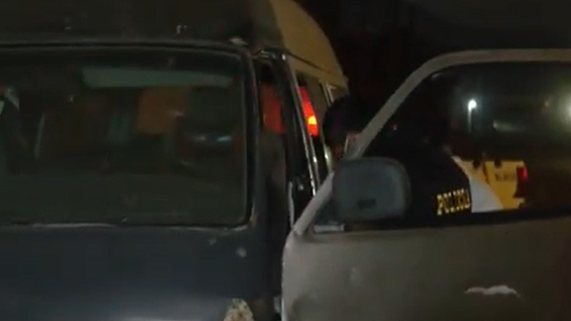 La Policía encontró cuatro casquillos de bala en la escena e inició las diligencias para recoger evidencias y esclarecer las circunstancias del homicidio - Créditos: Captura de pantalla de Panamericana TV.