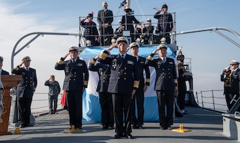 La Armada Argentina conmemoró el bicentenario del Combate Naval de Los Pozos en el Río de la Plata