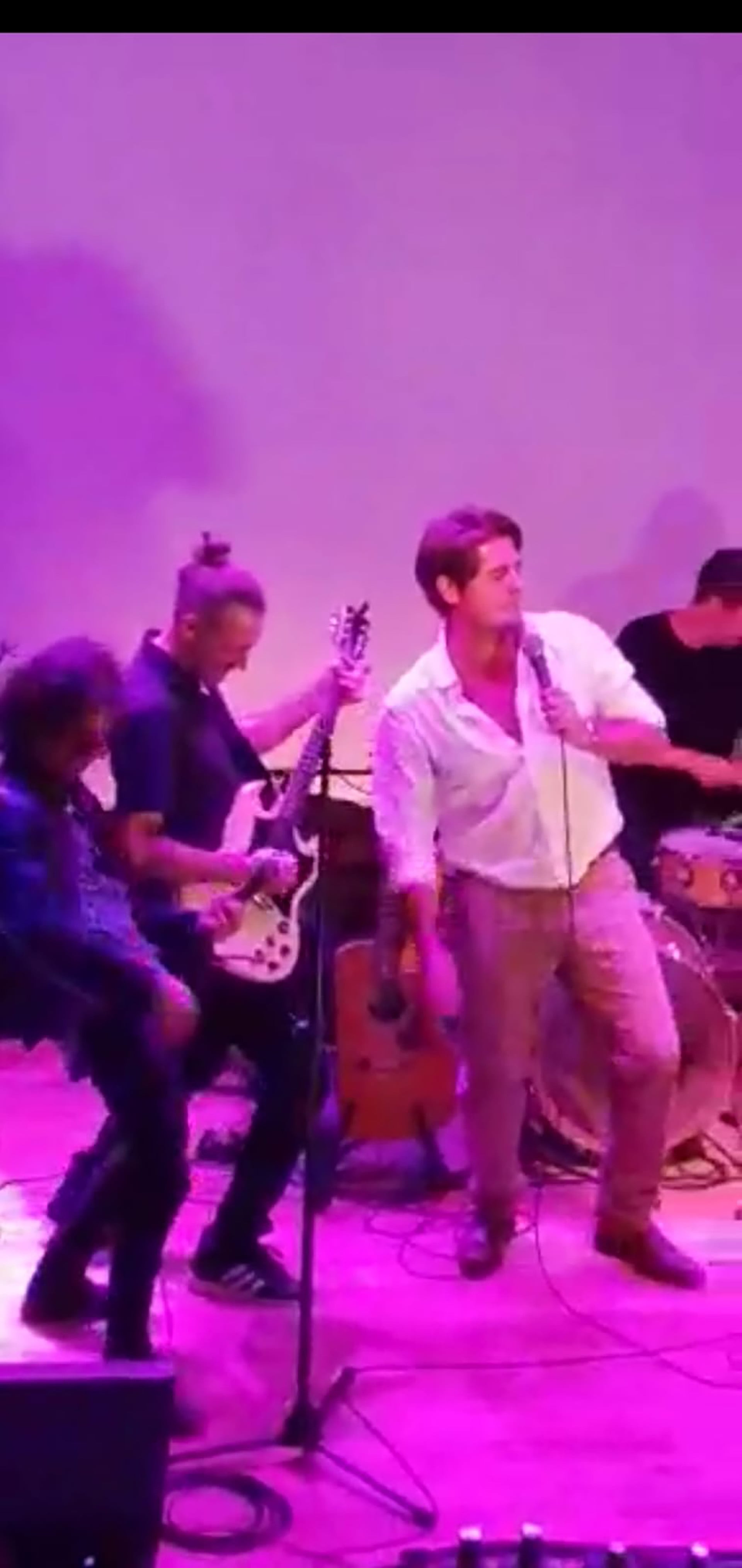 La música acompañó a Andino desde los 7 años, cuando empezó a tocar la guitarra en su escuela de Parque Patricios