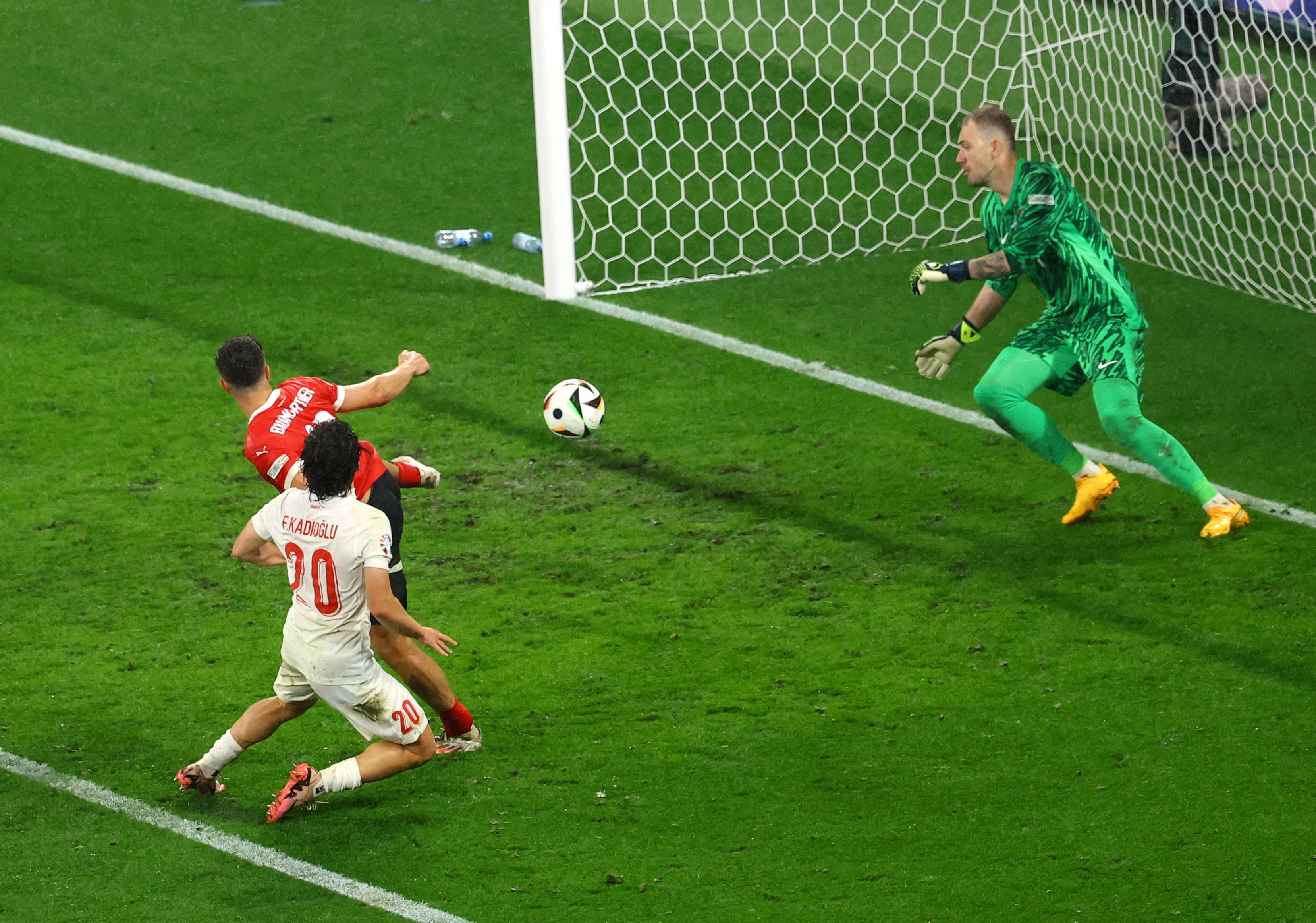 (REUTERS/Lisi Niesner)