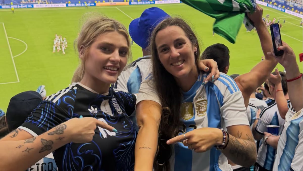 Moncalvillo contó que la dificultad para conseguir entradas la empujó a buscar alternativas fuera de lo común para seguir a la Selección Argentina (Foto: Instagram /elmundodeflor.ok