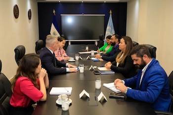 La coordinación con representantes de