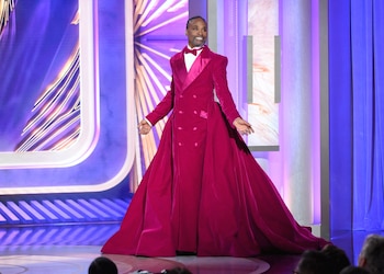 Billy Porter impone presencia con
