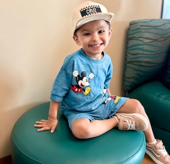 La historia de Cruz Anguiano inspira a familias que enfrentan el cáncer infantil y destaca la importancia del apoyo comunitario (Elisa Anguino)