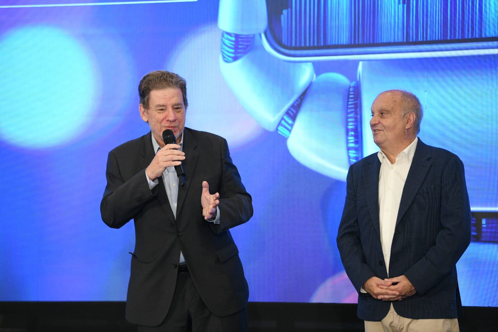 El presidente del Banco Ciudad, Guillermo Laje, y el ministro de Desarrollo Económico de la Ciudad de Buenos Aires, Hernán Lombardi