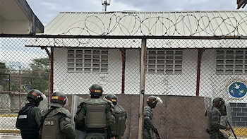 “Es un cuento chino”: activista dice que es falsa la versión oficial sobre el motín carcelario en Venezuela