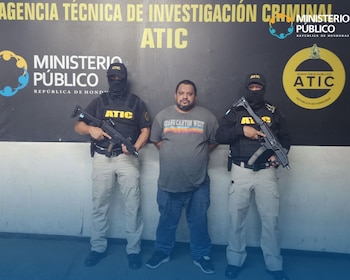 La Fiscalía atribuye a Cevallos Umanzor la autoría directa del delito de coacción y amenaza electoral.