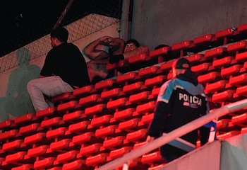 Varios hinchas de la U