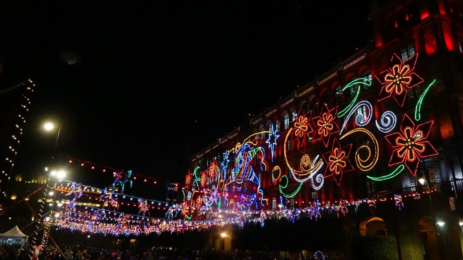 En el Zócalo de la Ciudad de México se realizó la tradicional Verbena Navideña. Crédito:Cuartoscuro/Graciela López Herrera