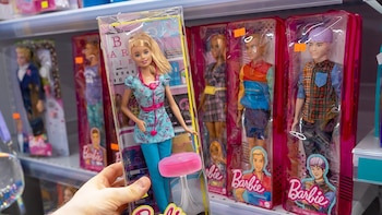 Barbie y Ken se ofrecen en proporciones más realistas, según un estudio