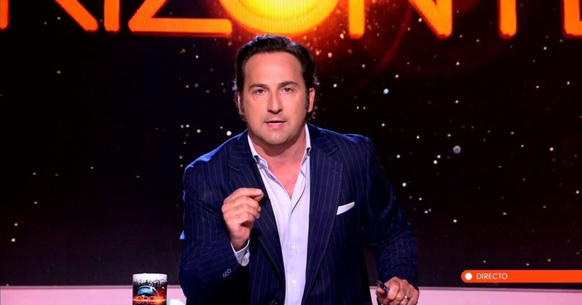 Iker Jiménez, en el centro de la polémica por la DANA: del bulo de los cuerpos en el parking de Bonaire al reportero pillado manchándose de barro - Infobae