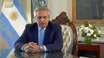 Alberto Fernández en una entrevista con la televisión china