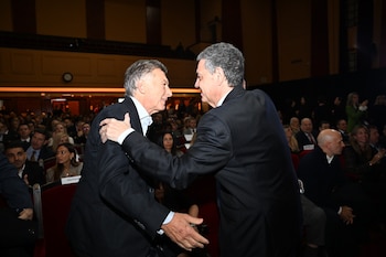 Mauricio y Jorge Macri presentes en la presentación del documental "El Libertador"
