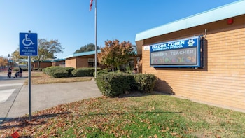 Dos escuelas primaria de California