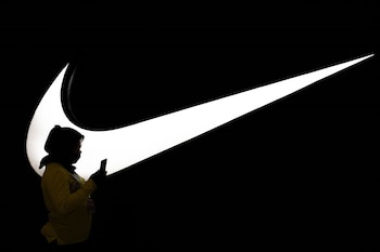 Nike ganó un 35% menos en su tercer trimestre fiscal