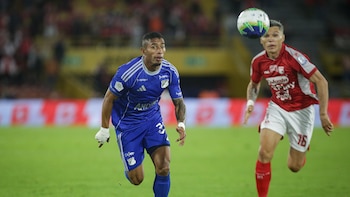 Dos de los jugadores traídos por Fabián Bustos a Millonarios salieron lesionados del clásico: uno tuvo que irse en ambulancia