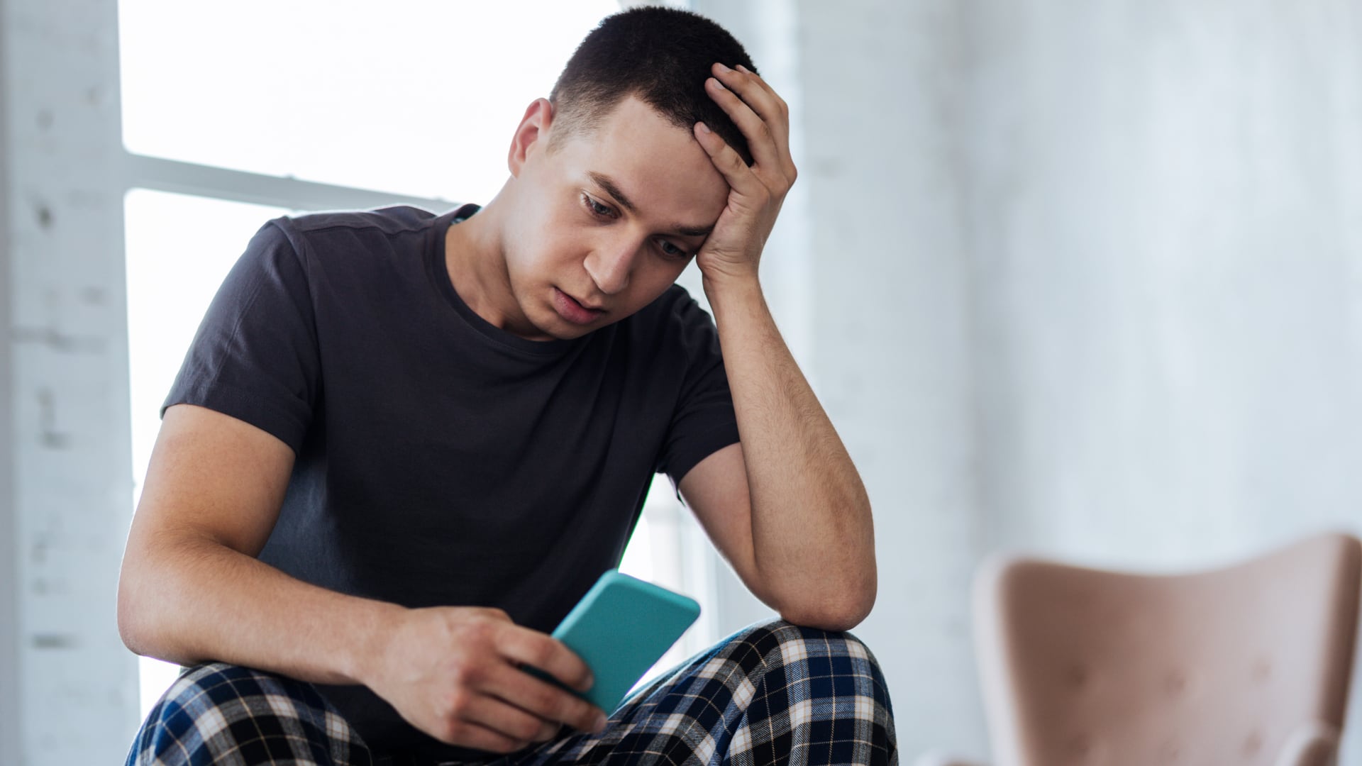 El exceso de cortisol favorece la acumulación de grasa abdominal y reduce la masa muscular, aumentando el riesgo de obesidad (Canva)