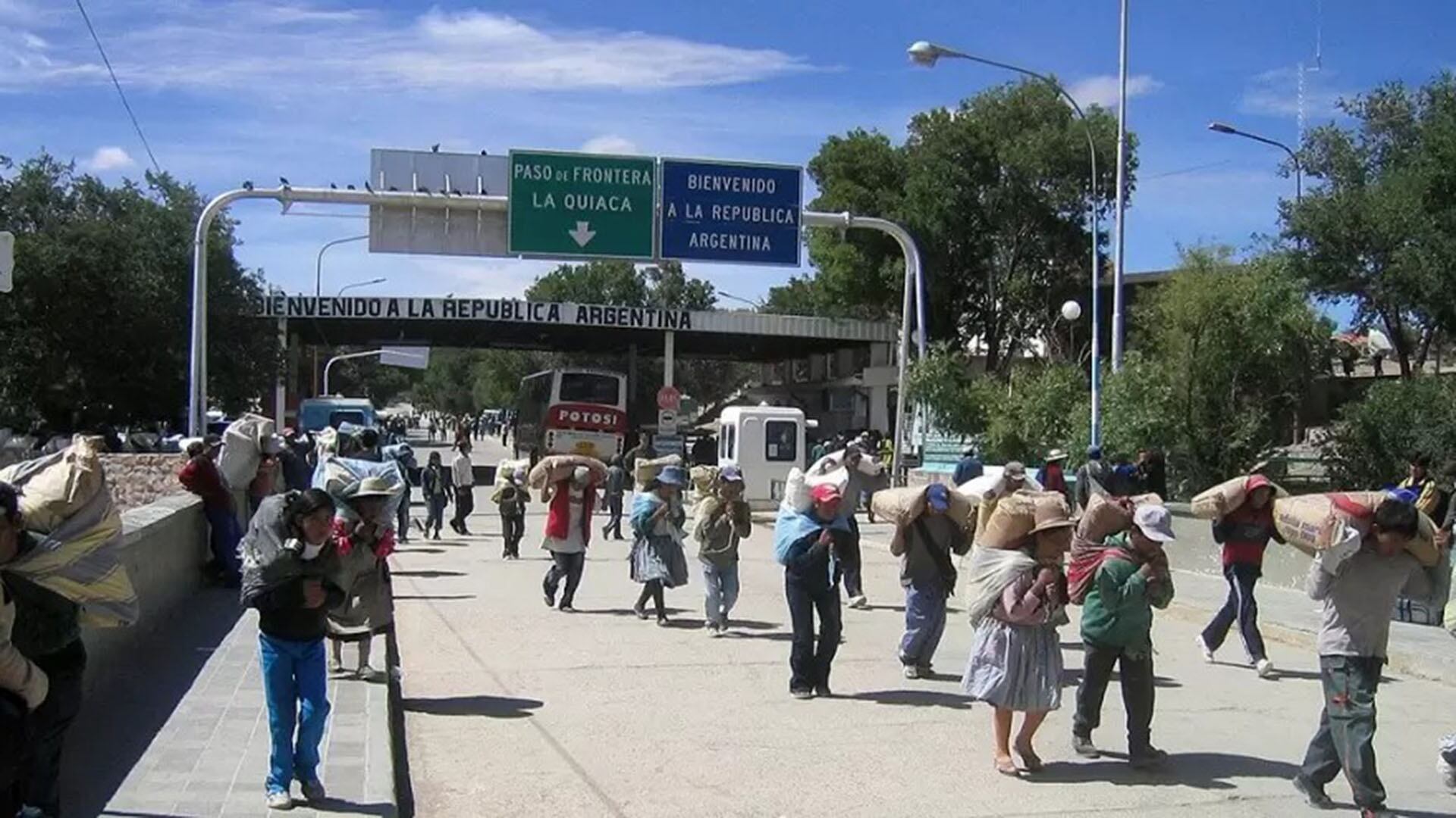 El paso fronterizo entre Villazó, Bolivia, y La Quiaca, Argentina