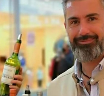 Tiene 43 años, es oriundo