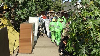 Desalojan a 50 familias que