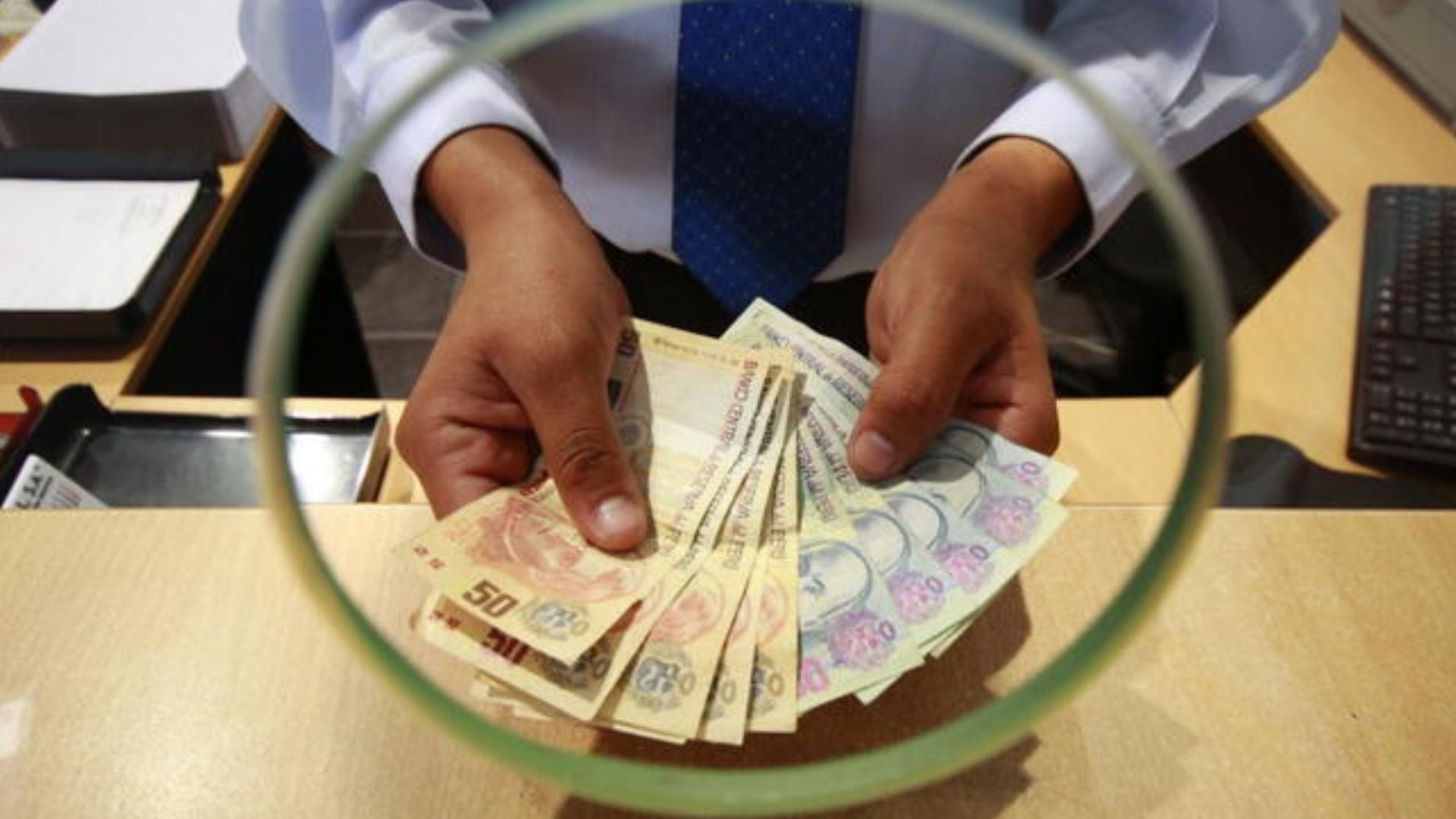 Trabajadores CAS recibirán gratificación menor al 10% en julio: El monto, según tu sueldo