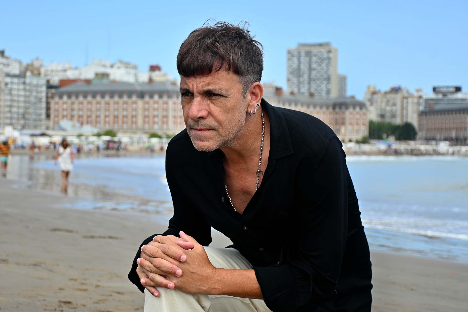 Martín Bossi celebra 20 años de carrera teatral en Mar del Plata liderando la exitosa temporada de La cena de los tontos