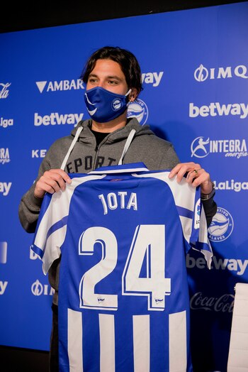 El jugador Jota Peleteiro, posa