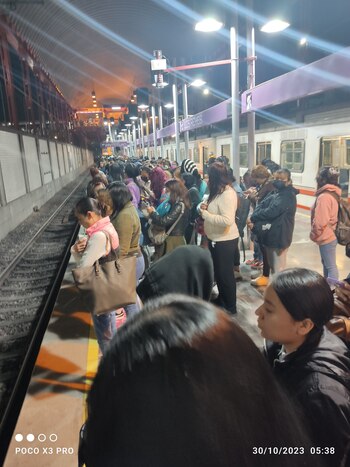 Pasajeros reclaman la falta de