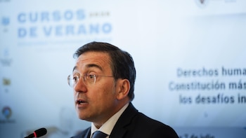 Albares opta por no "comentar comentarios" de Trump tras su giro y se reafirma en el buen estado de la relación