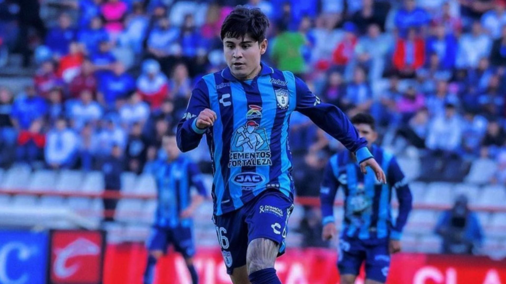 Pachuca dejó fuera a Chofis López (IG/ @eduardolopezchofis)