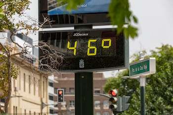 El calentamiento global y el fenómeno de El Niño prolongan la duración de las olas de calor en el planeta (EFE/Marcial Guillén)