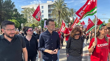Maíllo traslada el apoyo de Por Andalucía a familias que piden una "atención digna" para alumnos con necesidades
