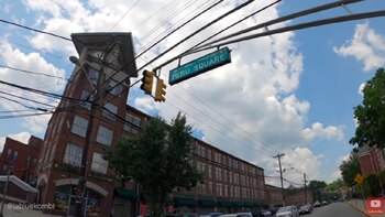 Calle llamada PERU SQUARE. (La