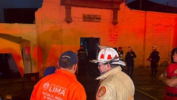 Incendio en el Cercado de Lima destruye una quinta y obliga a evacuar a decenas de familias| MML
