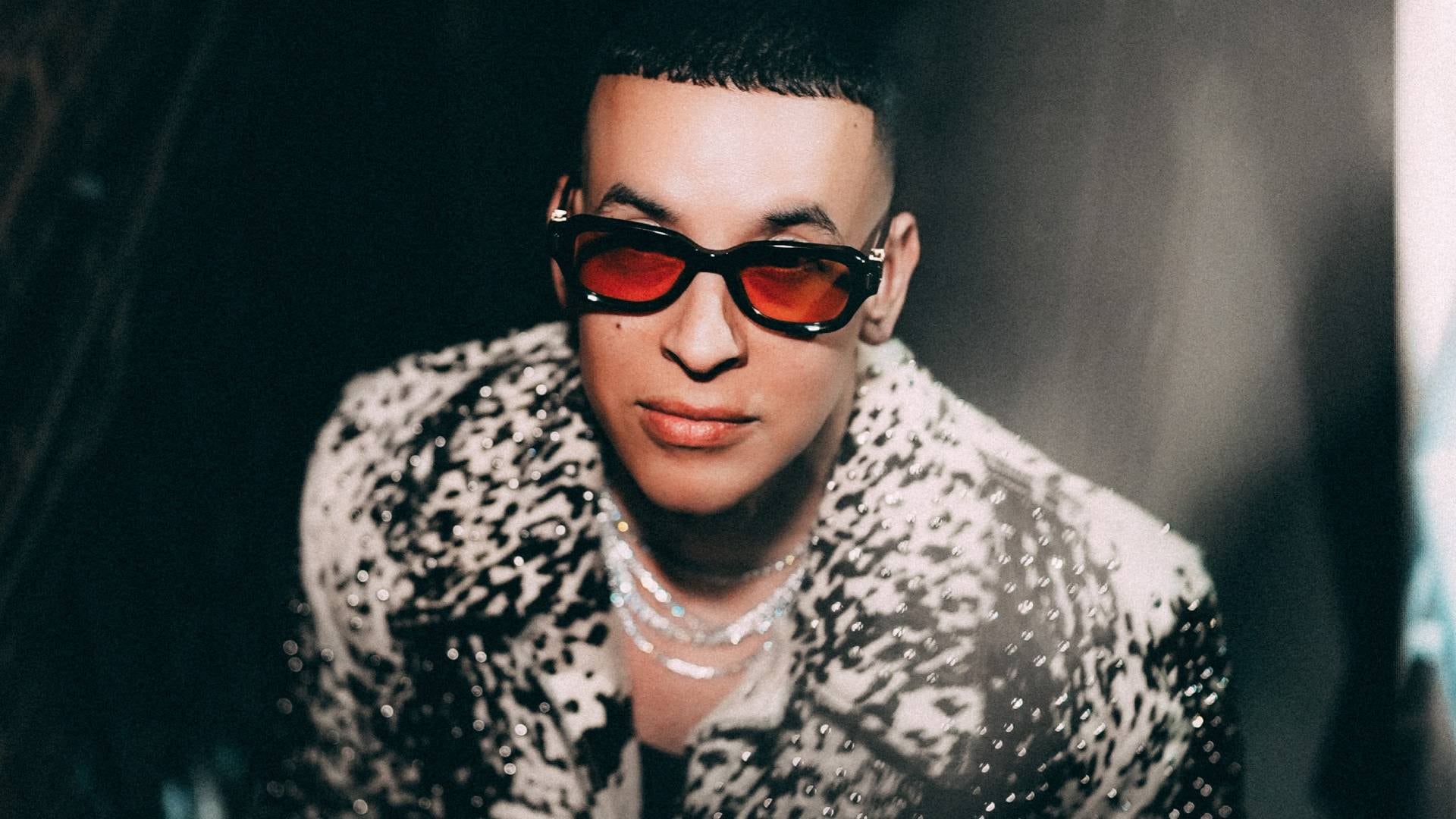 Daddy Yankee inaugura “Cholapink”, su restaurante peruano en Nueva York, con comida gratis para los 200 primeros clientes