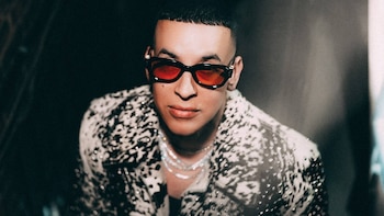 Daddy Yankee inaugura "Cholapink", su propio restaurante peruano en Nueva York, con comida gratis para los 200 primeros clientes