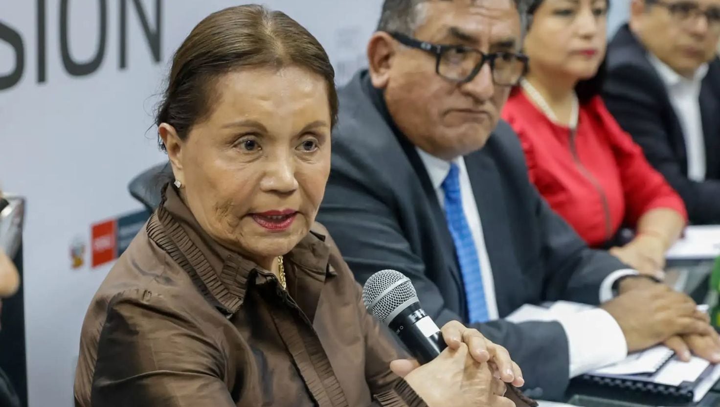 Petroperú destituye a su presidenta Elba Rojas y cambia por completo su Directorio en medio de crisis energética nacional Petroperú destituye a su presidenta Elba Rojas y cambia por completo su Directorio en medio de crisis energética nacional