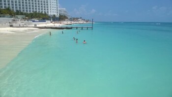 Playa Caracol está ubicada en