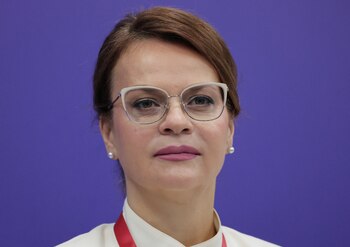 Nombró viceministra de Defensa a