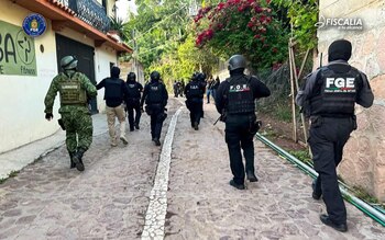 Elementos de la Fiscalía de