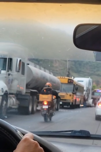 Transportistas de carga levantan el bloqueo en la carretera Panamericana tras acordar reunión con el Gobierno de Honduras.