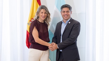 Kicillof inició su gira por España y buscará una foto con líderes progresistas para marcar otro contrapunto con Milei