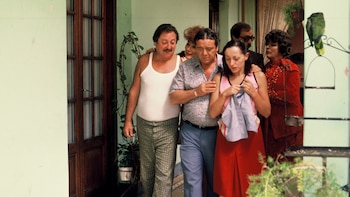 ESPERANDO LA CARROZA | Trailer Oficial | 8 de mayo - Reestreno en cines