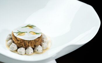 Un plato del menú de