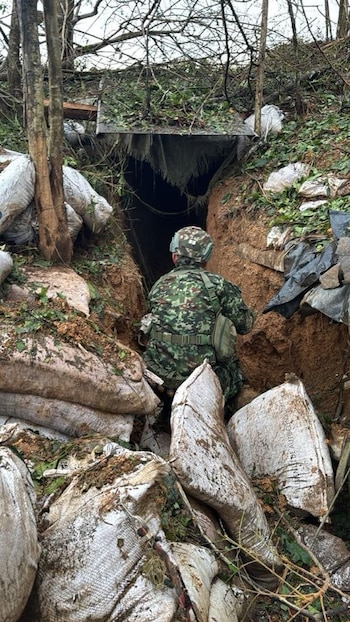 A ação em El Tarra, Norte de Santander, resultou na mediação do pseudônimo Yair, terceiro líder do ELN, e outro integrante do grupo armado - crédito @PedroSanchezCol / X