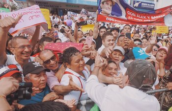 Álex Char registró su candidatura
